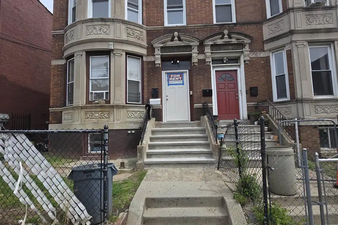 236 Fulton Ave – photo 1