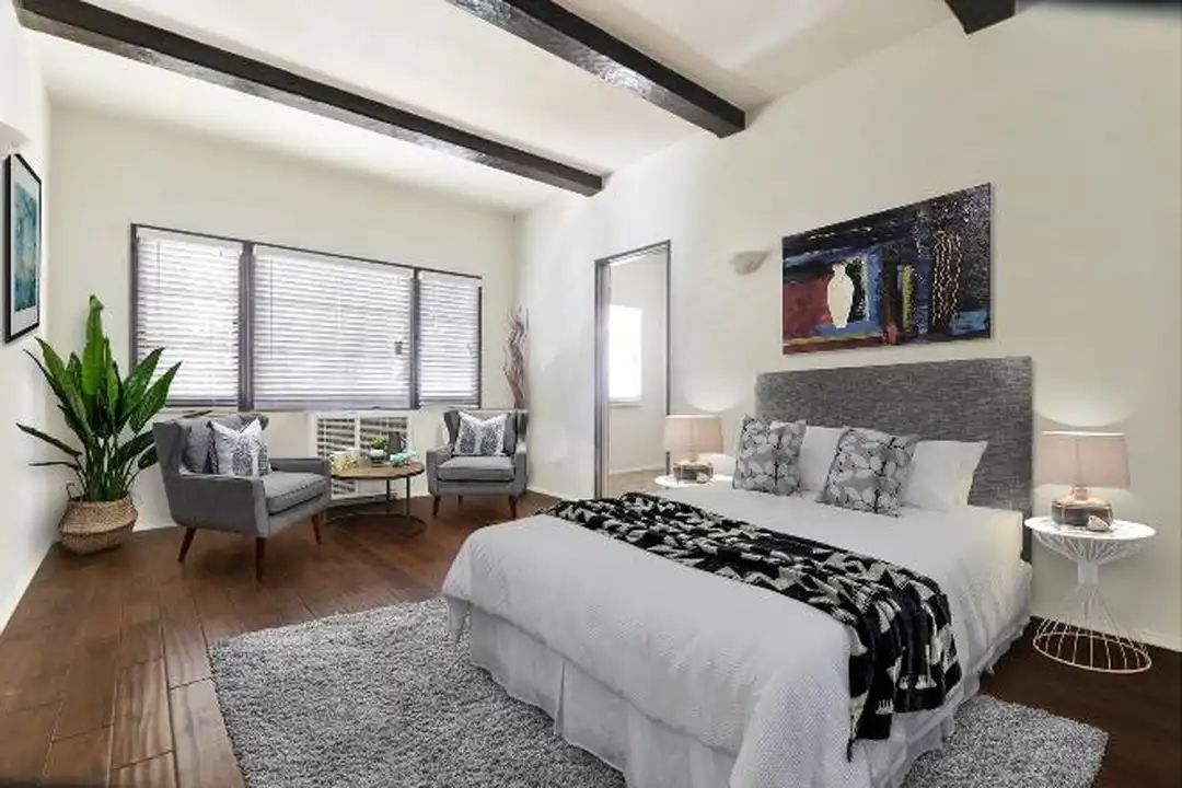 232 S Reeves Dr - View 3