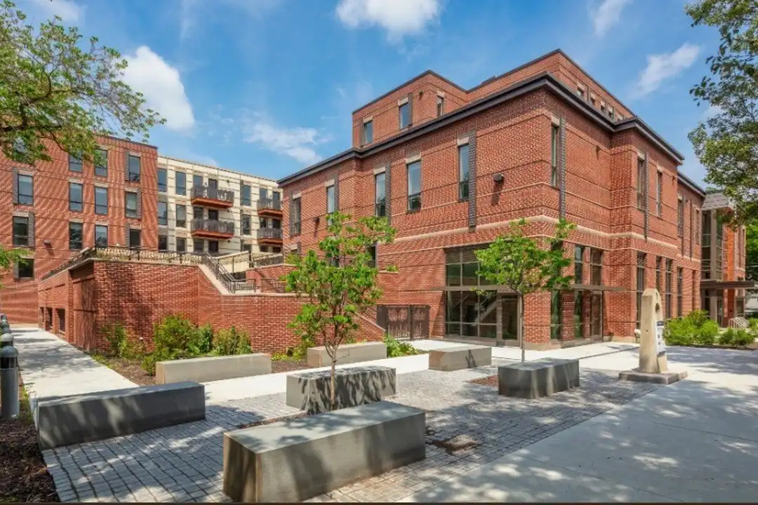 105 W Court St – photo 1