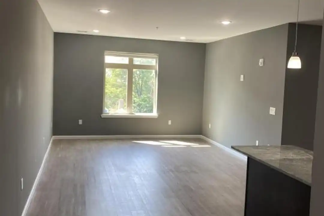 51 N Walnut St unit 403 – photo 1