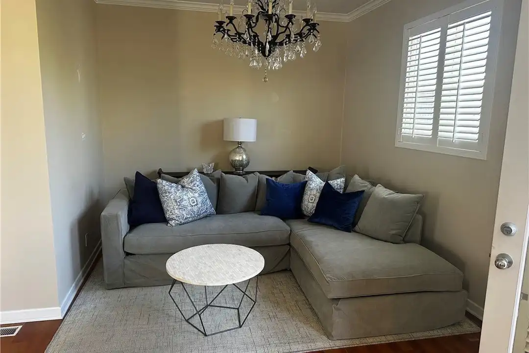 425 11th St - More