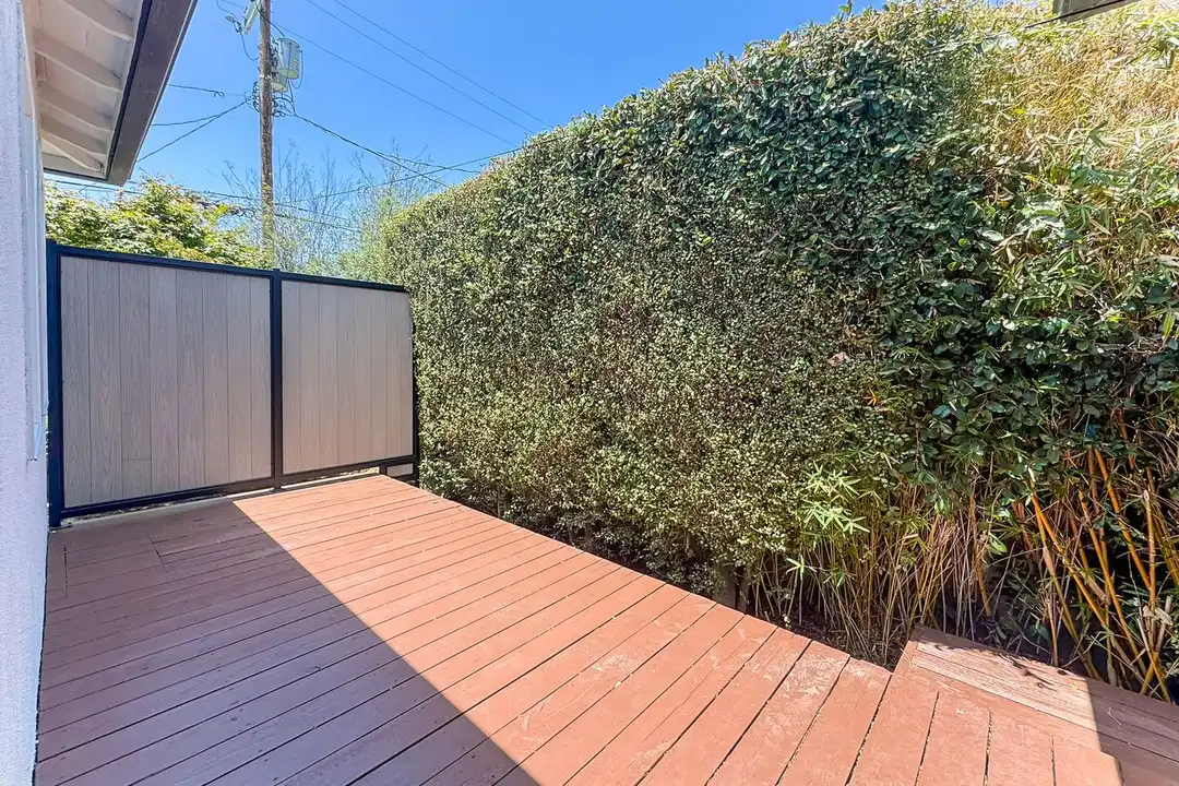3517 Beethoven St - More