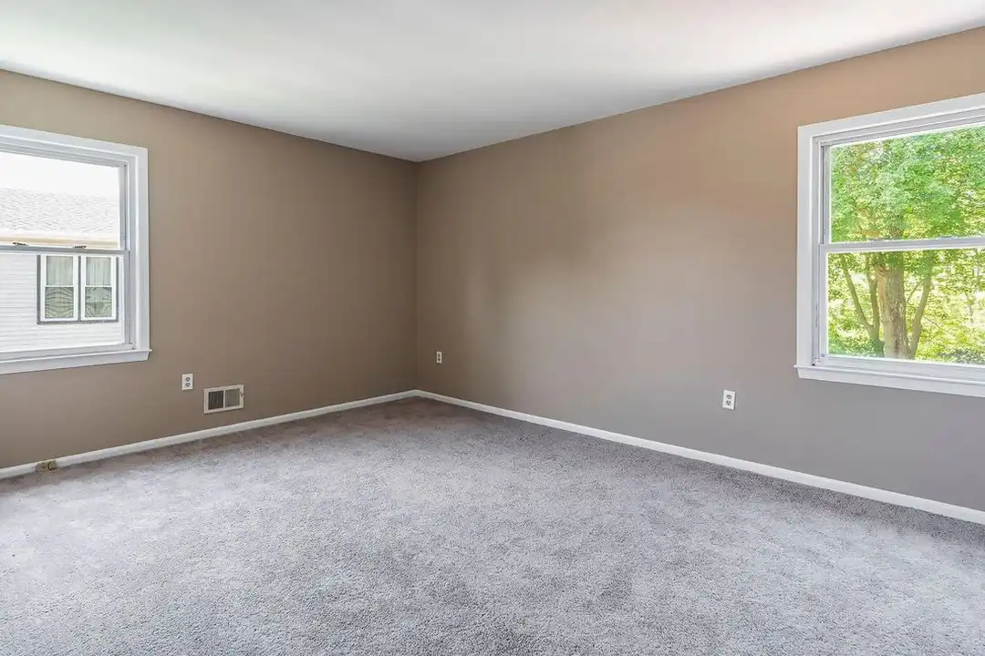 19A Emerald Dr - More