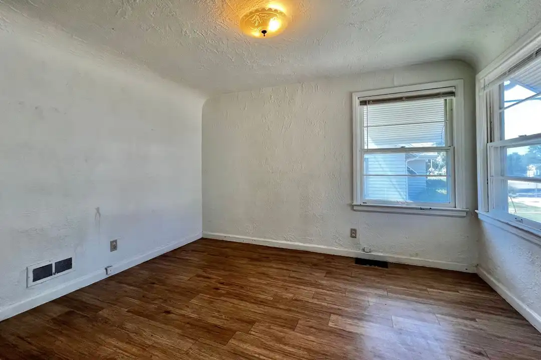 2228 10th Ave - View 4