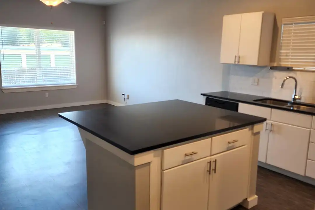 House in Edmond - View 2