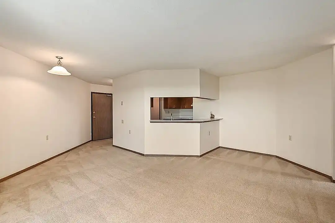 Rivers Edge Apartments – photo 1