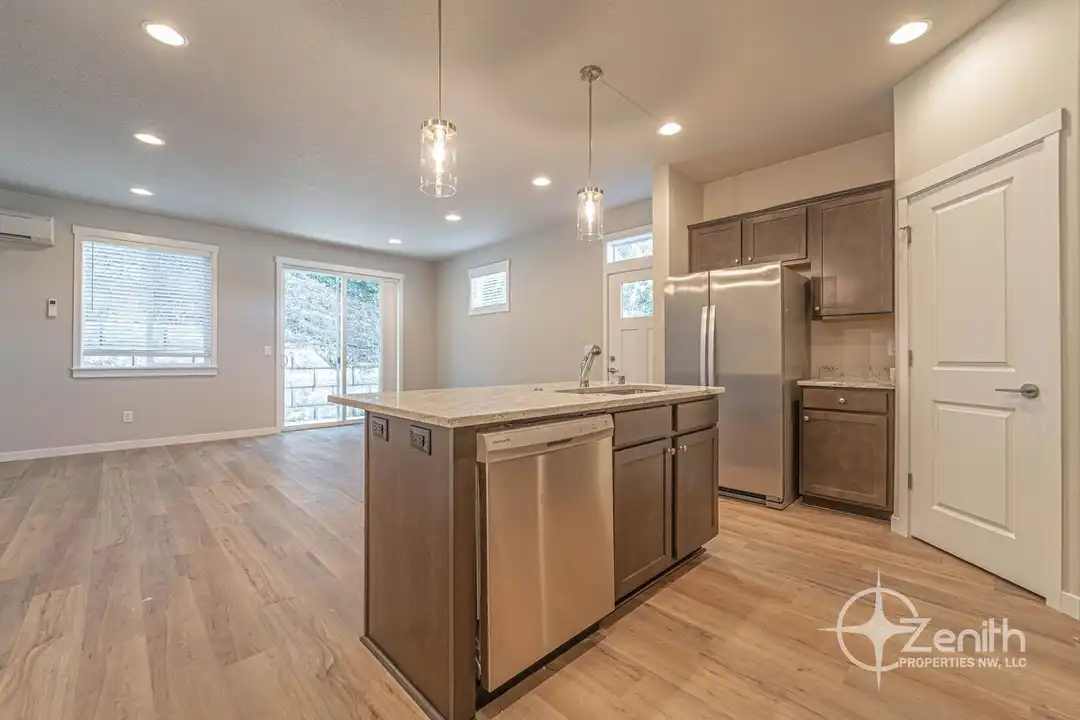 4912 NE 2nd Ct - View 5