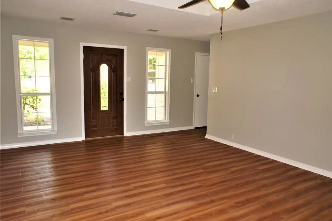 1138 Kensington Ct - View 2