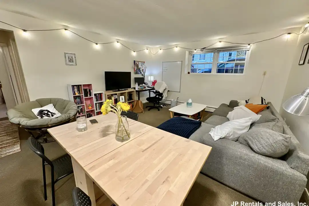 804 Centre St unit 7 - View 3