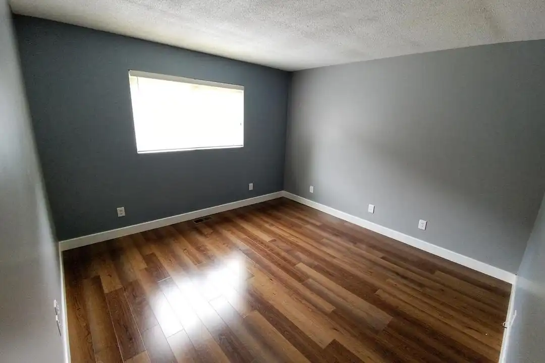 6717 NW 59th St - More