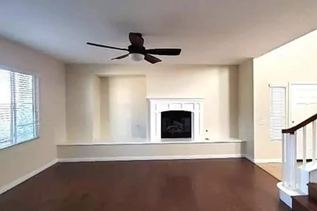 House in Santa Clarita - View 3