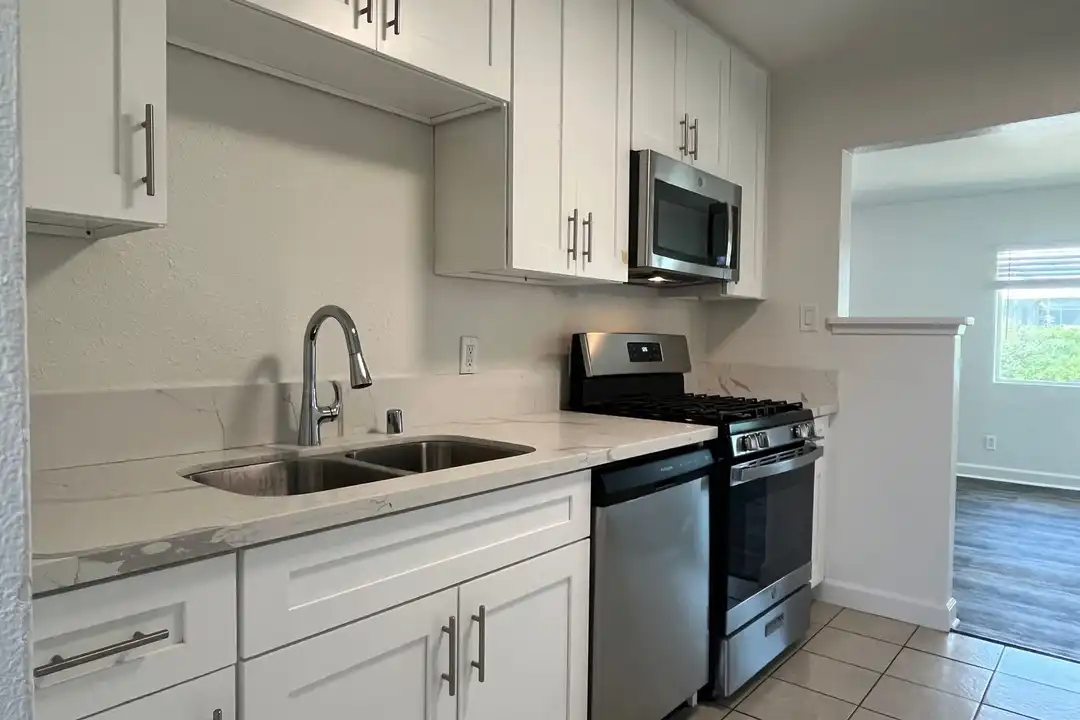 3941 Birch St unit 3945 - View 6