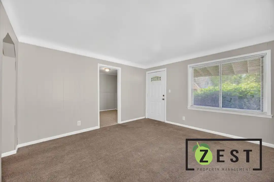 8262 Rosemont Ave - View 2
