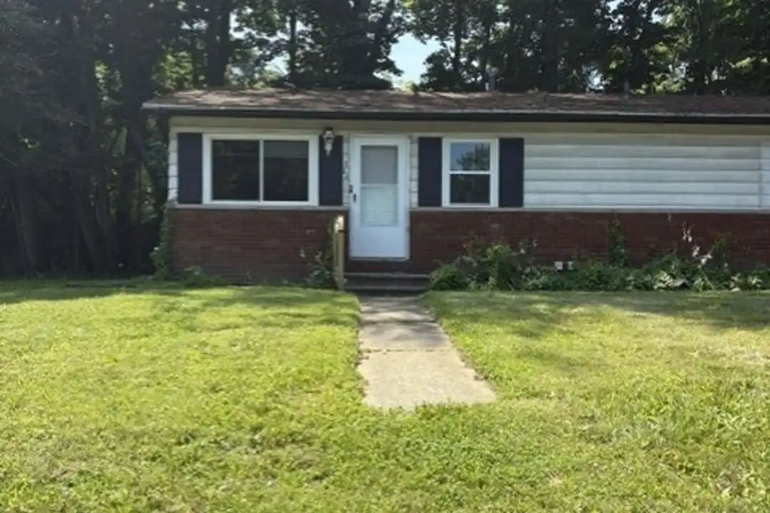1382 Bellevue Ave – photo 1