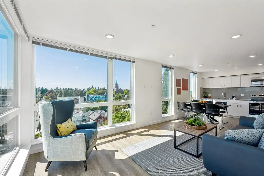 Metro 5000 Apartments – photo 1