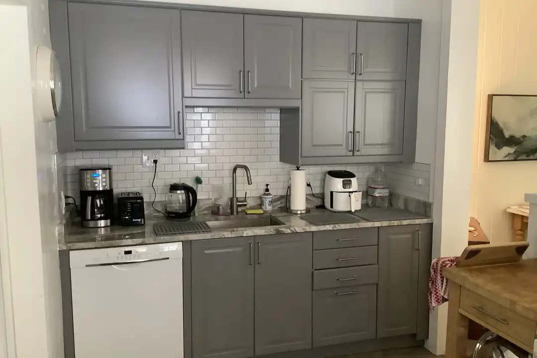 926 Windsor St - View 4