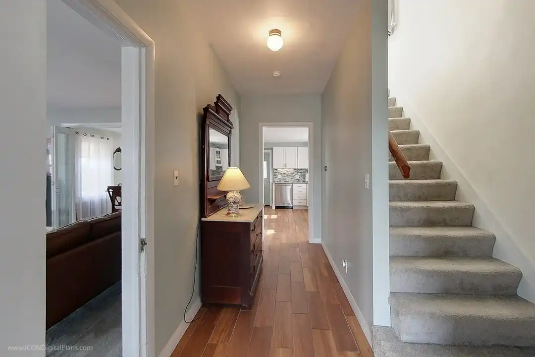 House in Newport - View 3