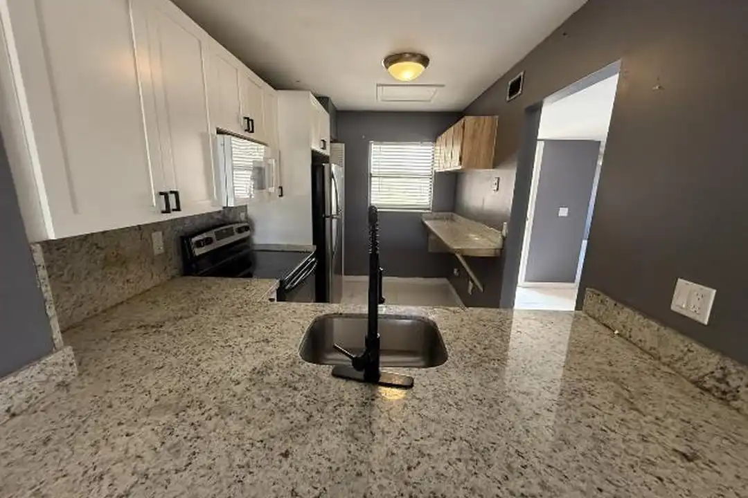 842 NE 209th St - View 6