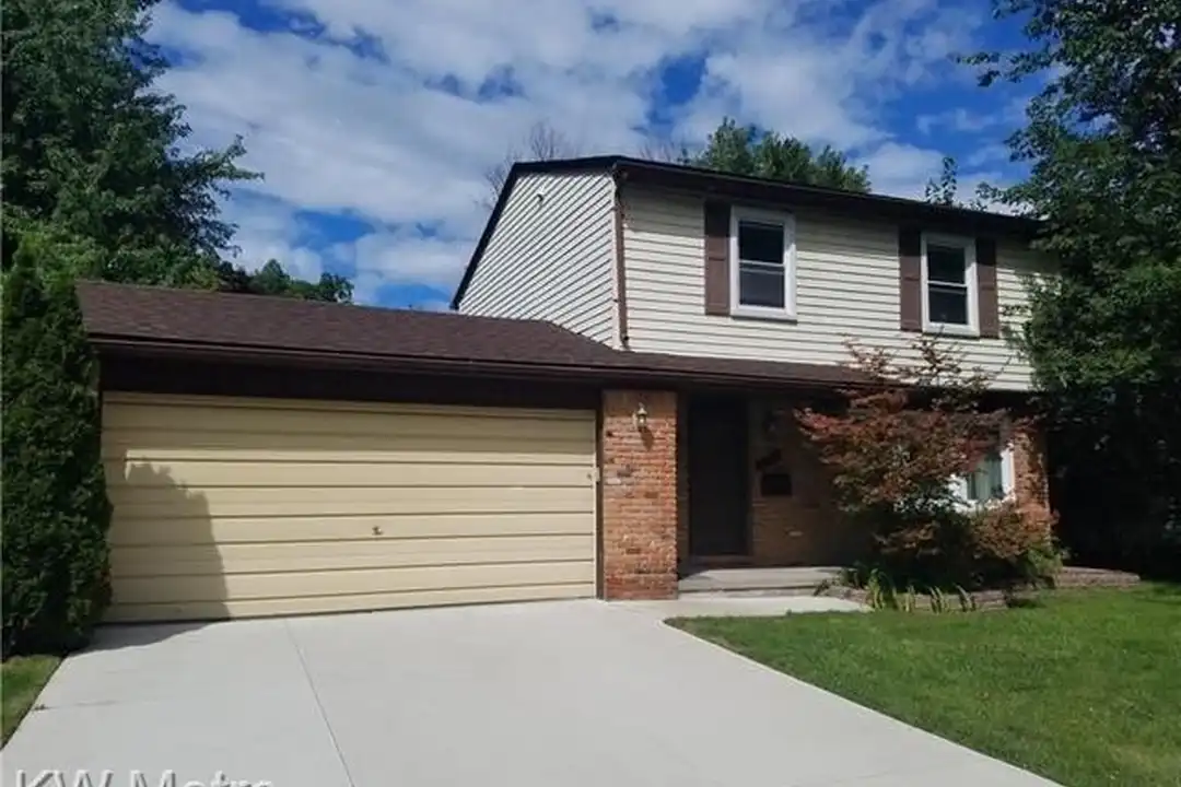 311 Woodlawn Ave – photo 1