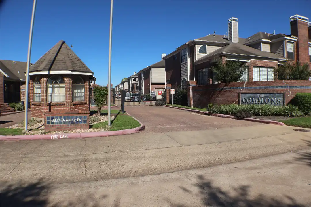 Apartment in Houston - View 4