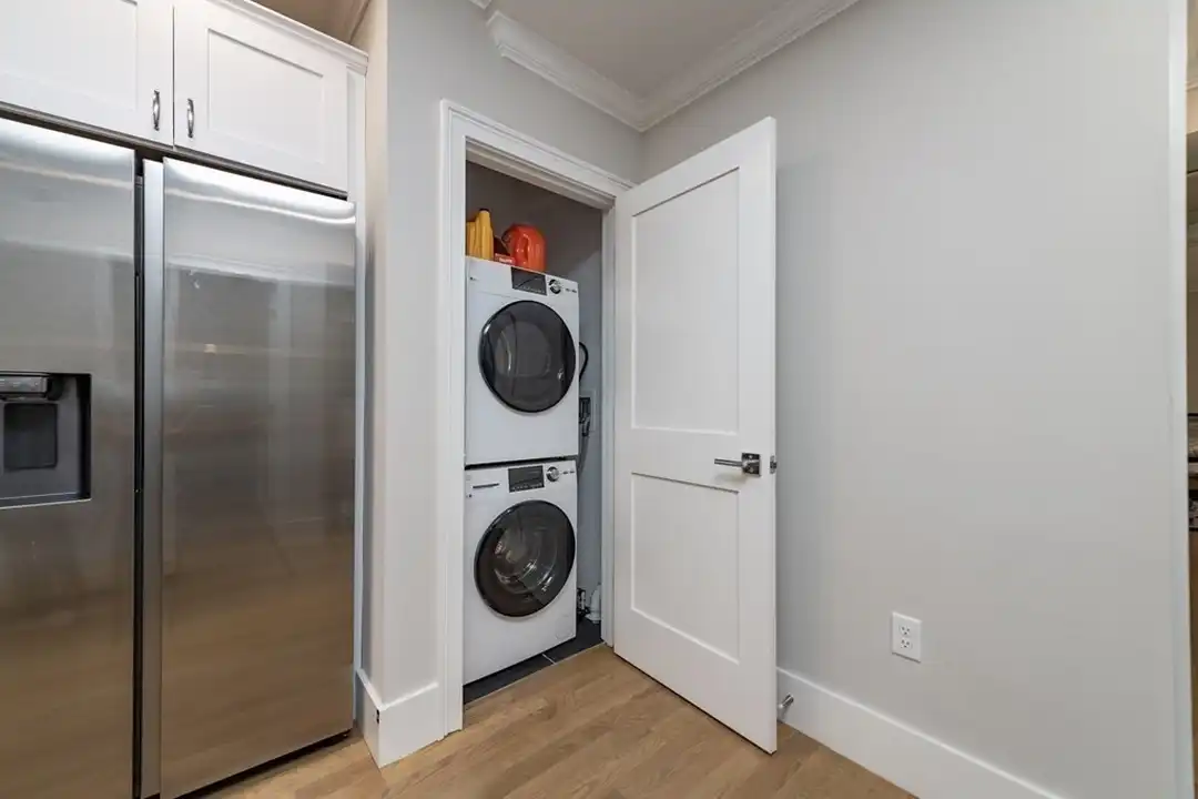 26 Arlington St unit 3 – další