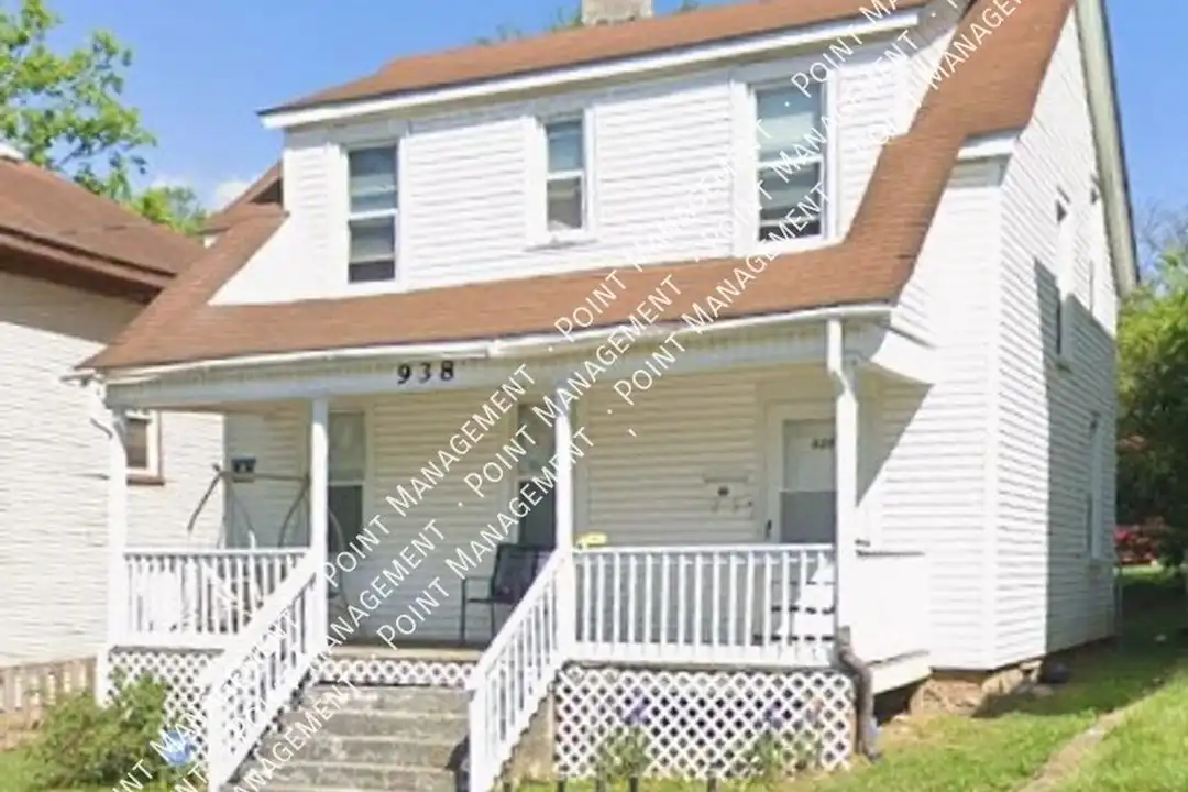 938 Morehead Ave SE – photo 1