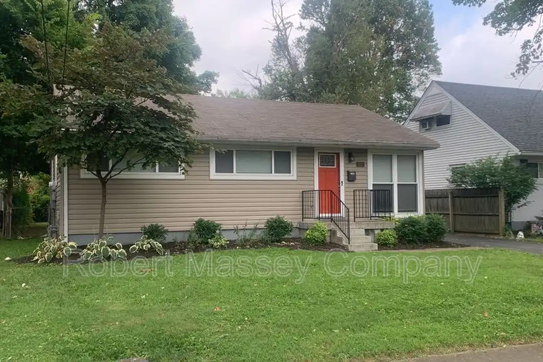 2611 Gardiner Ln – photo 1