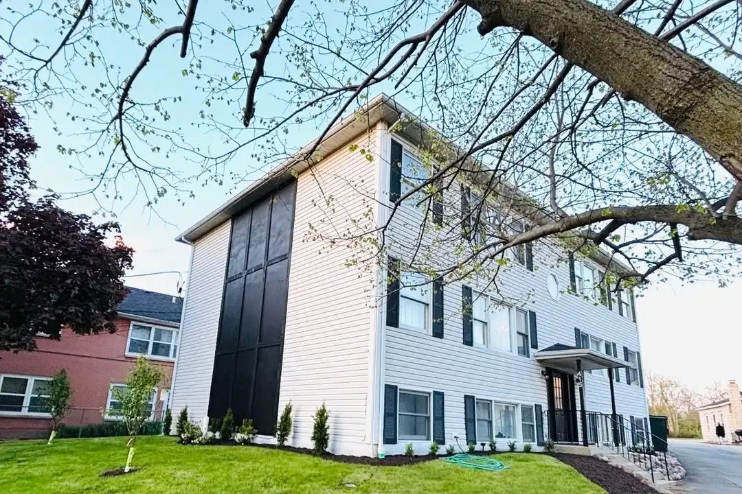 415 Lincoln Ave – photo 1 of 11