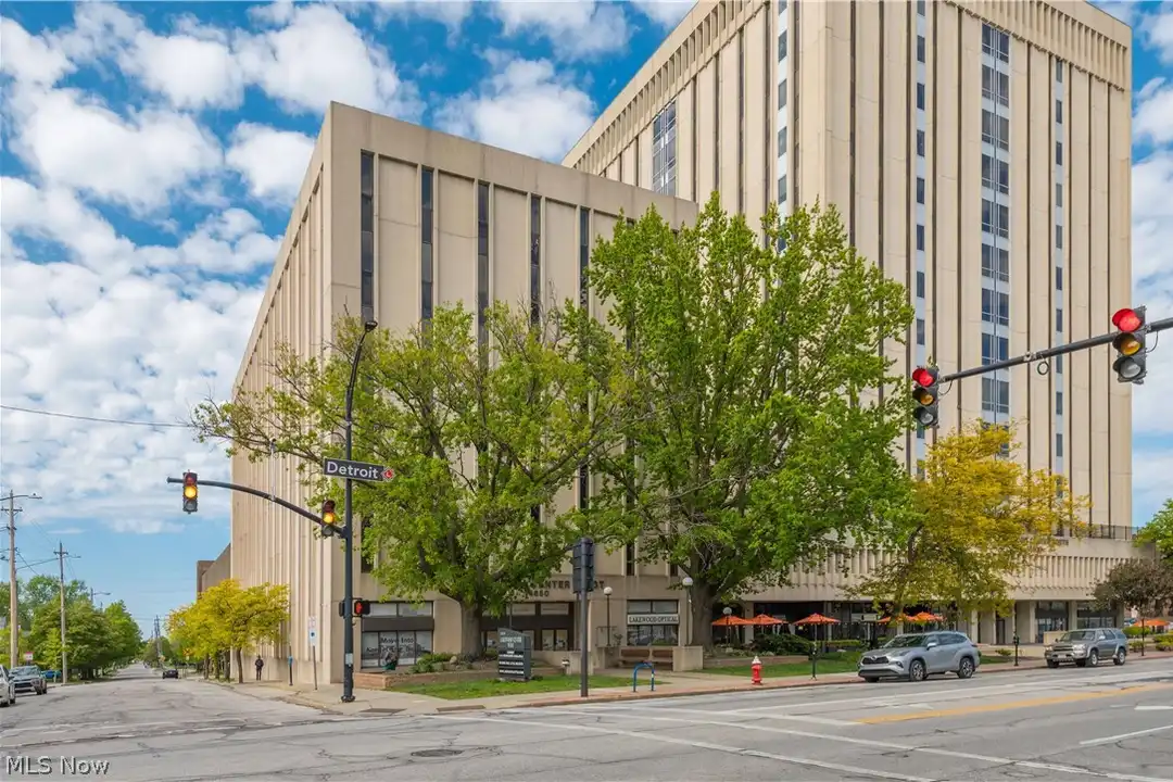 14650 Detroit Ave unit 405 – photo 1