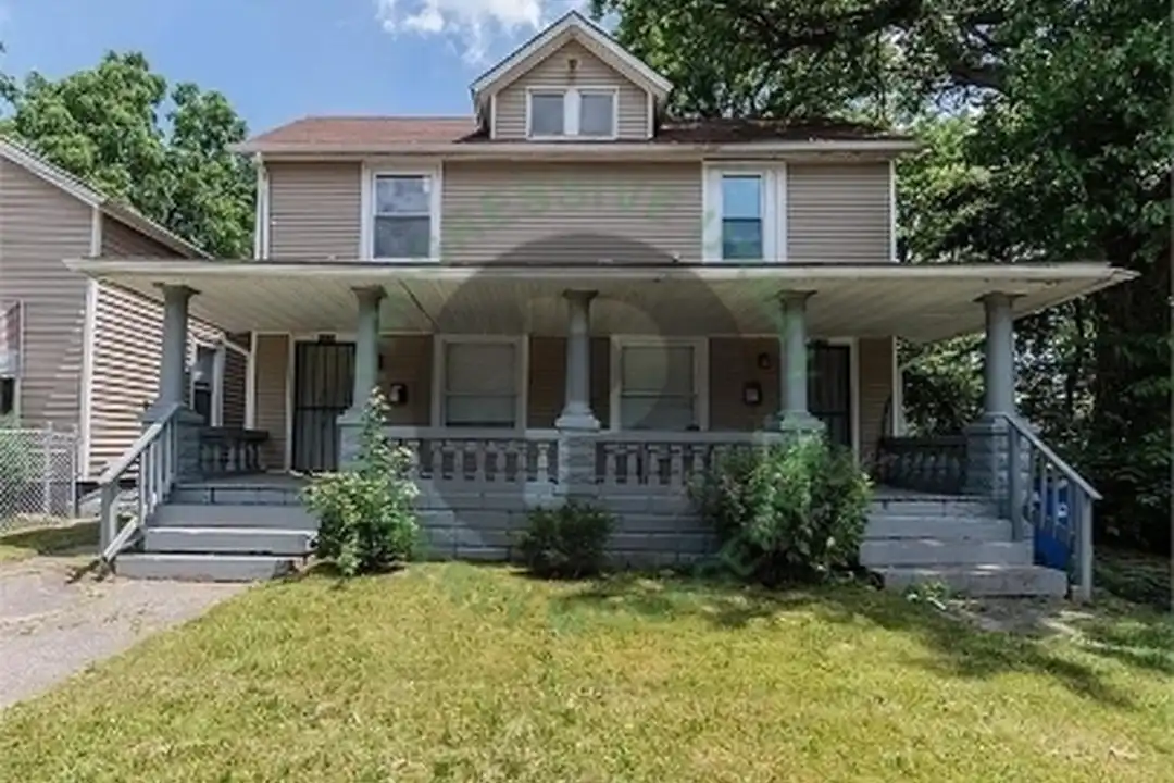 4239 E 98th St – photo 1