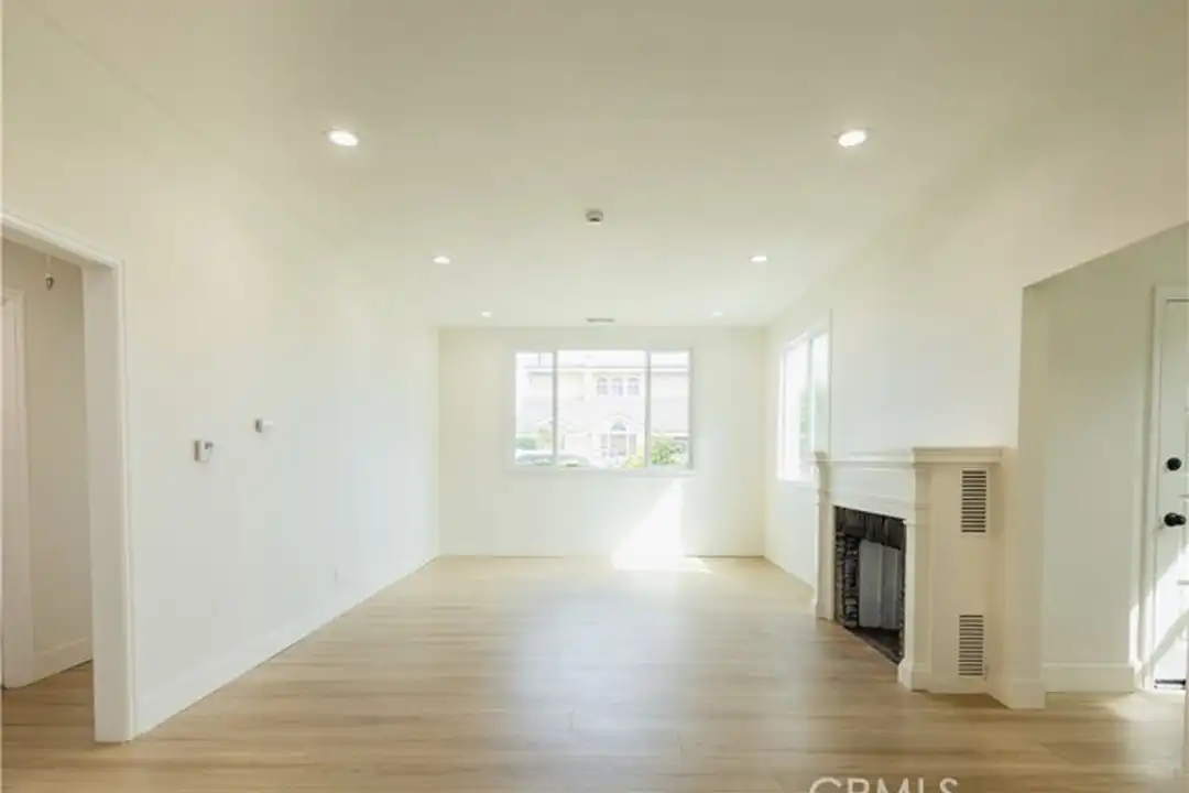House in Chino - View 4