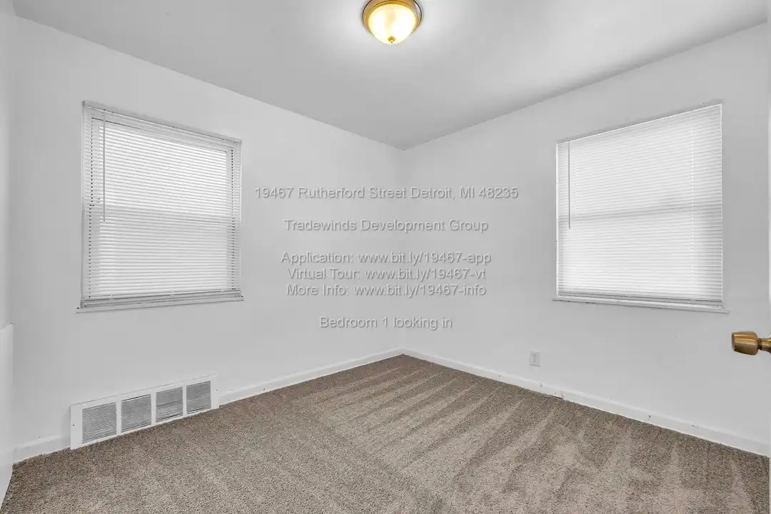 19467 Rutherford St – pohled 4