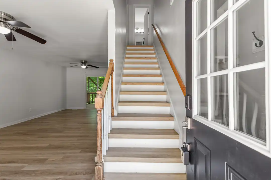 4001 London Dr - View 4