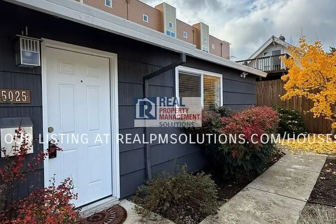 5025 NE 17th Ave - View 3