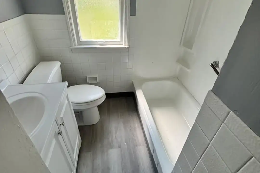 15408 Fernway Dr – photo 1