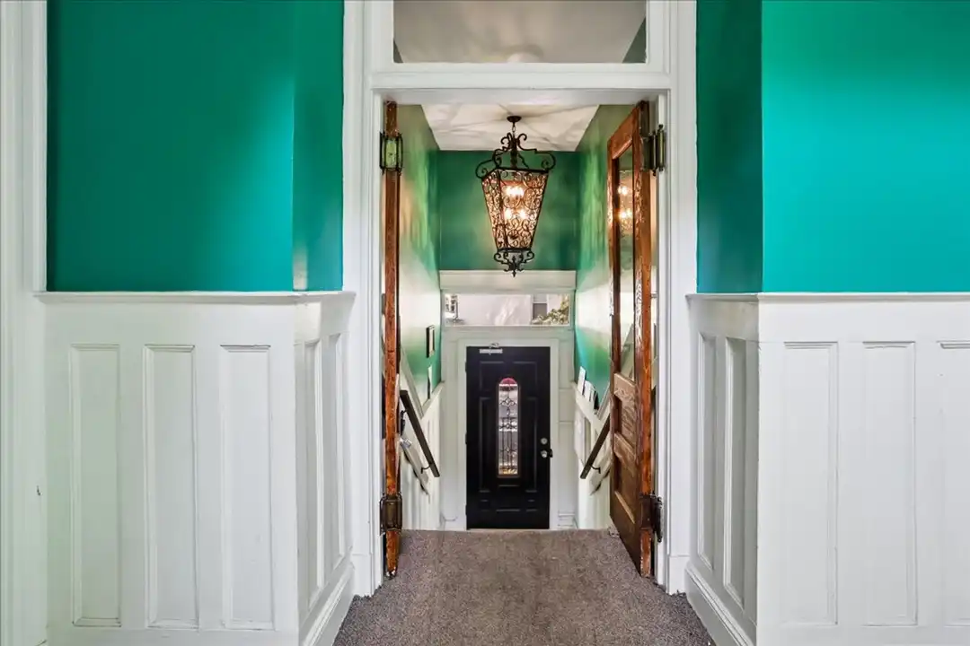 Apartment in Washington - View 2