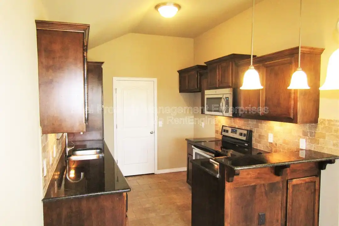 House in Edmond - View 5