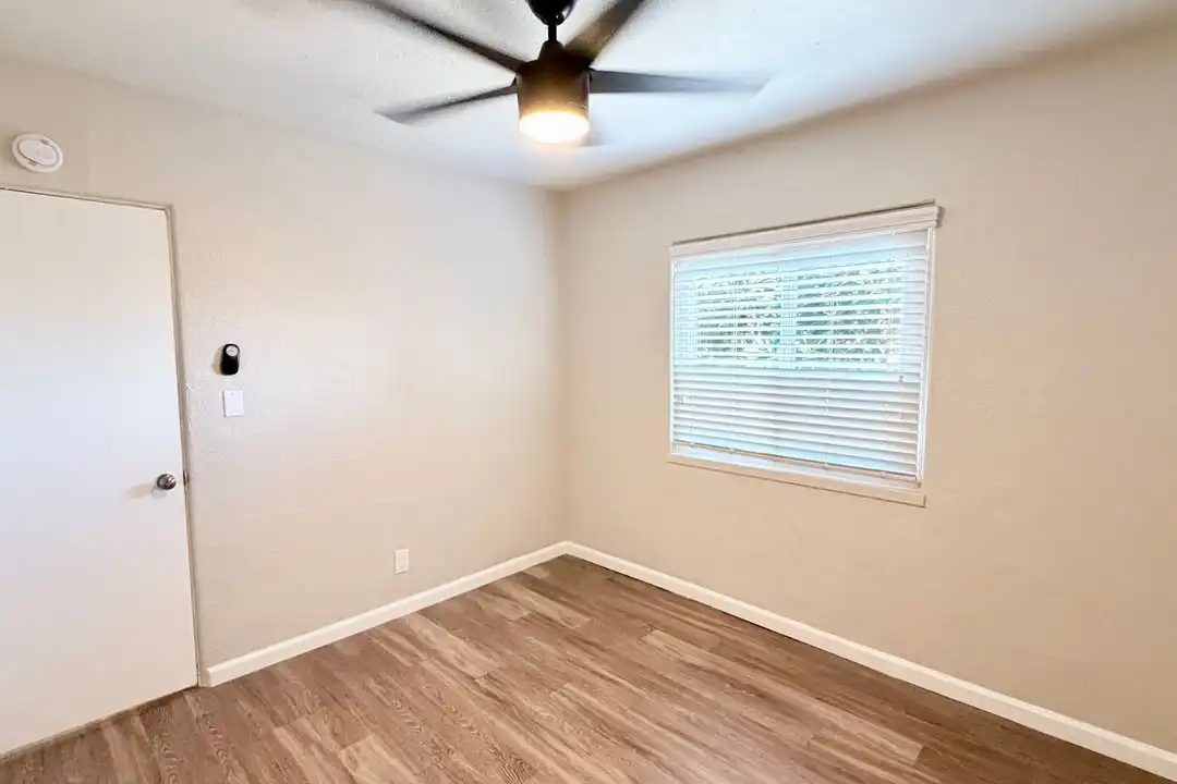 Apartment in San Diego - More