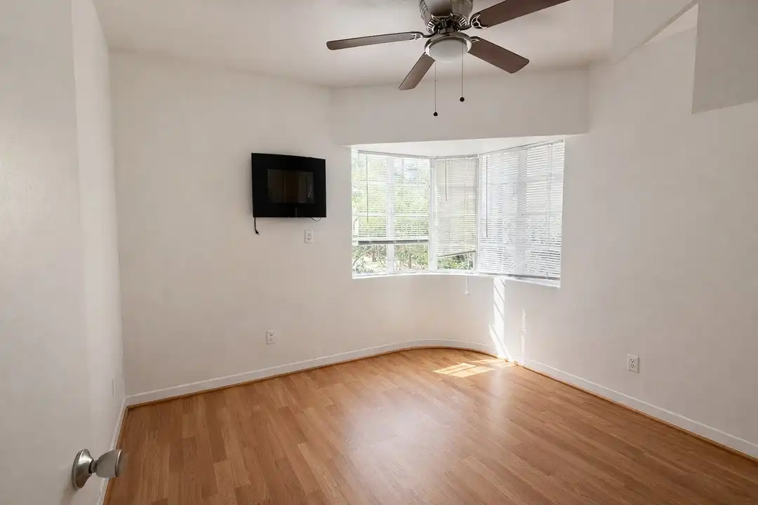 Apartment in Houston - View 2