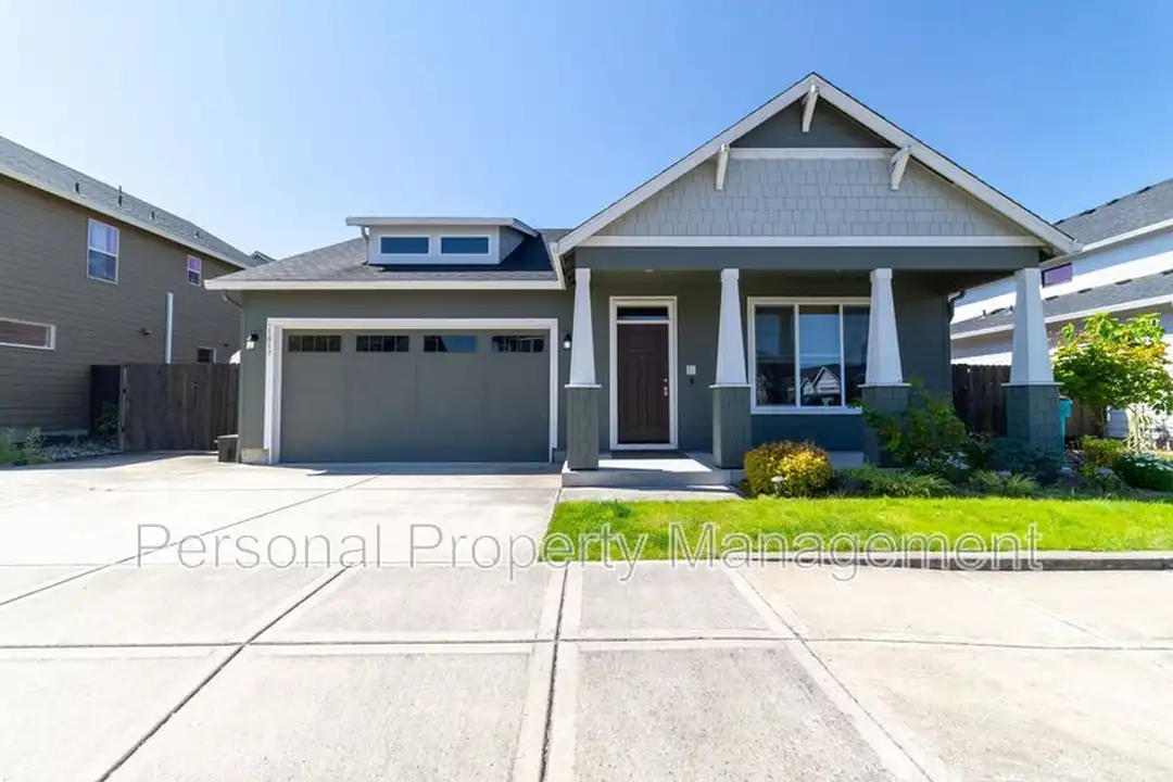 1817 NW 17th St – photo 1 of 19