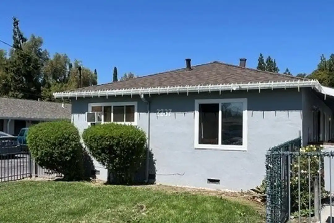 2237 Luz Ave unit #7 – photo 1