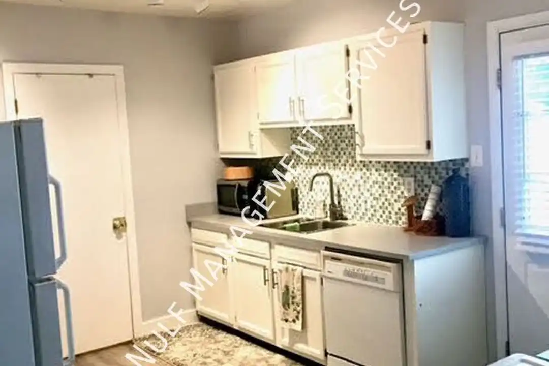 2216 Larkins Wy – photo 1
