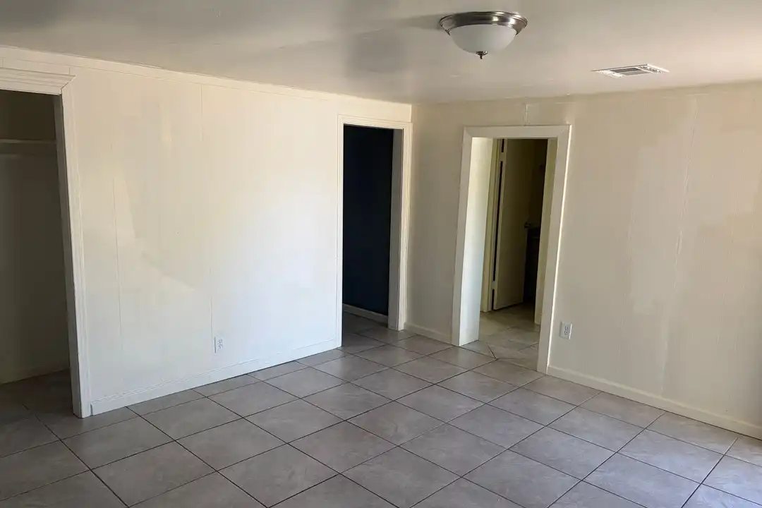 Apartment in Coolidge - View 4