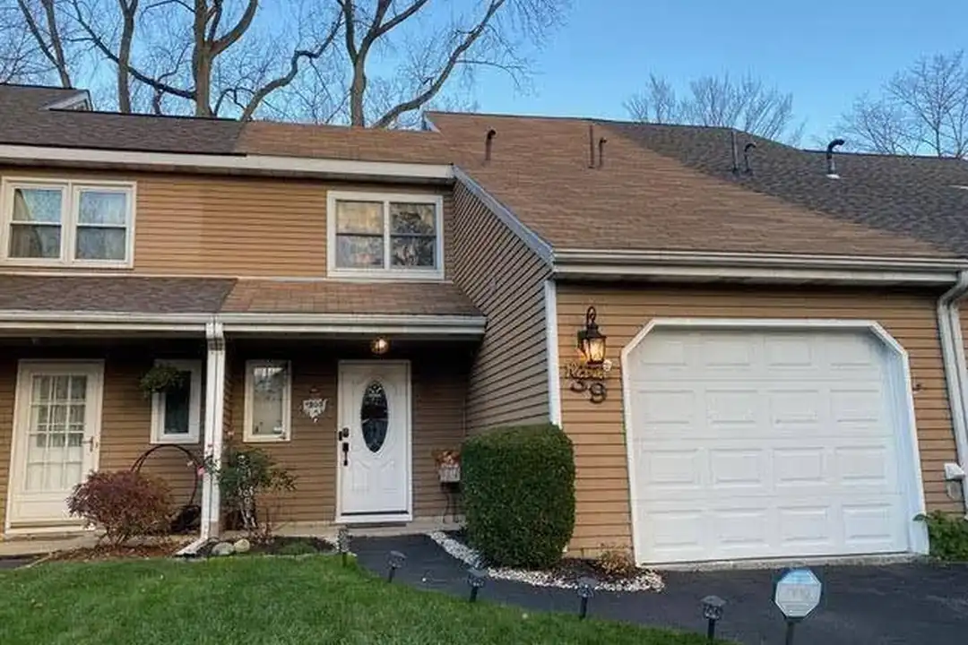 39 Grant Hill Ct – photo 1 of 23