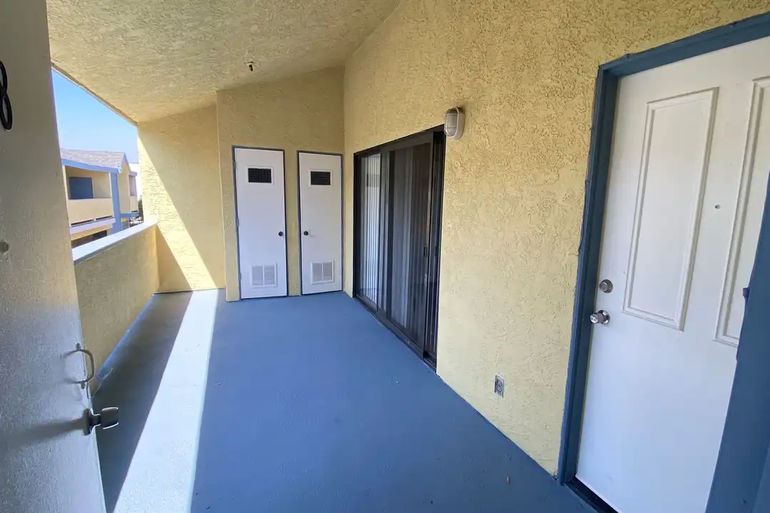14733 Nelson Ave E unit 208 - View 4