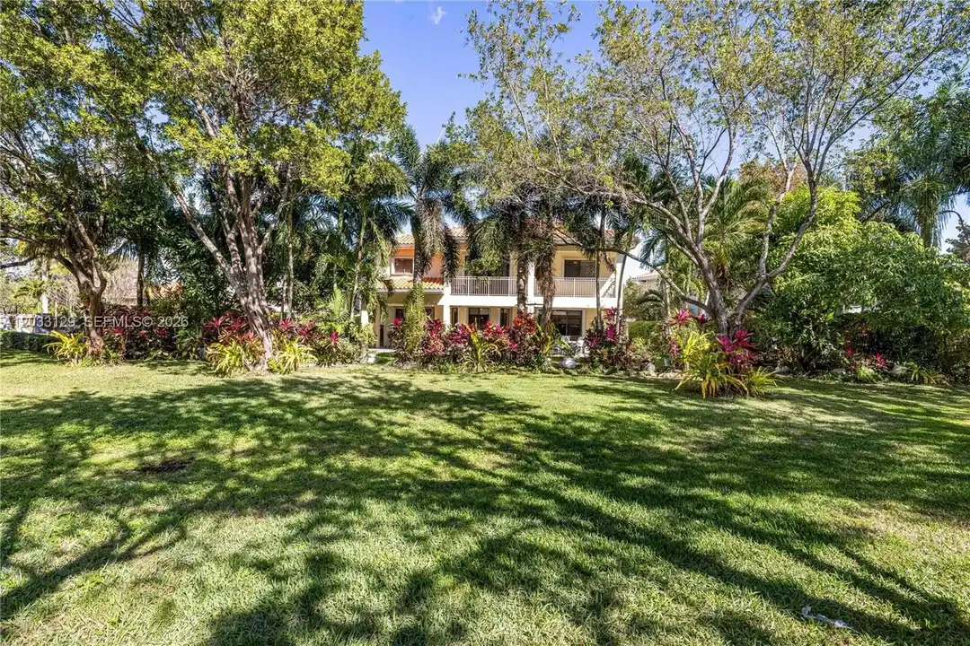 House in Cutler Bay - More