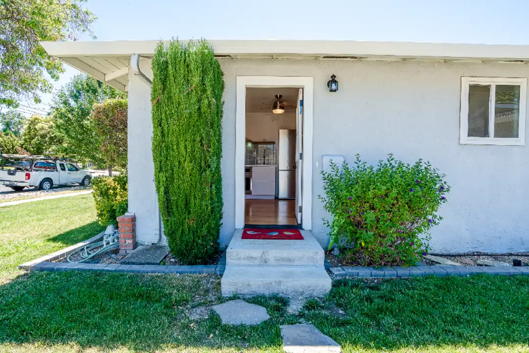 3985 Royal Arch Dr unit B - View 2