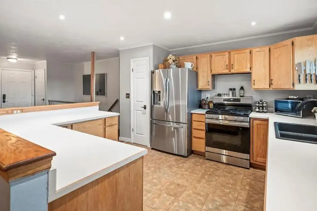 3060 Maverick Dr - View 4