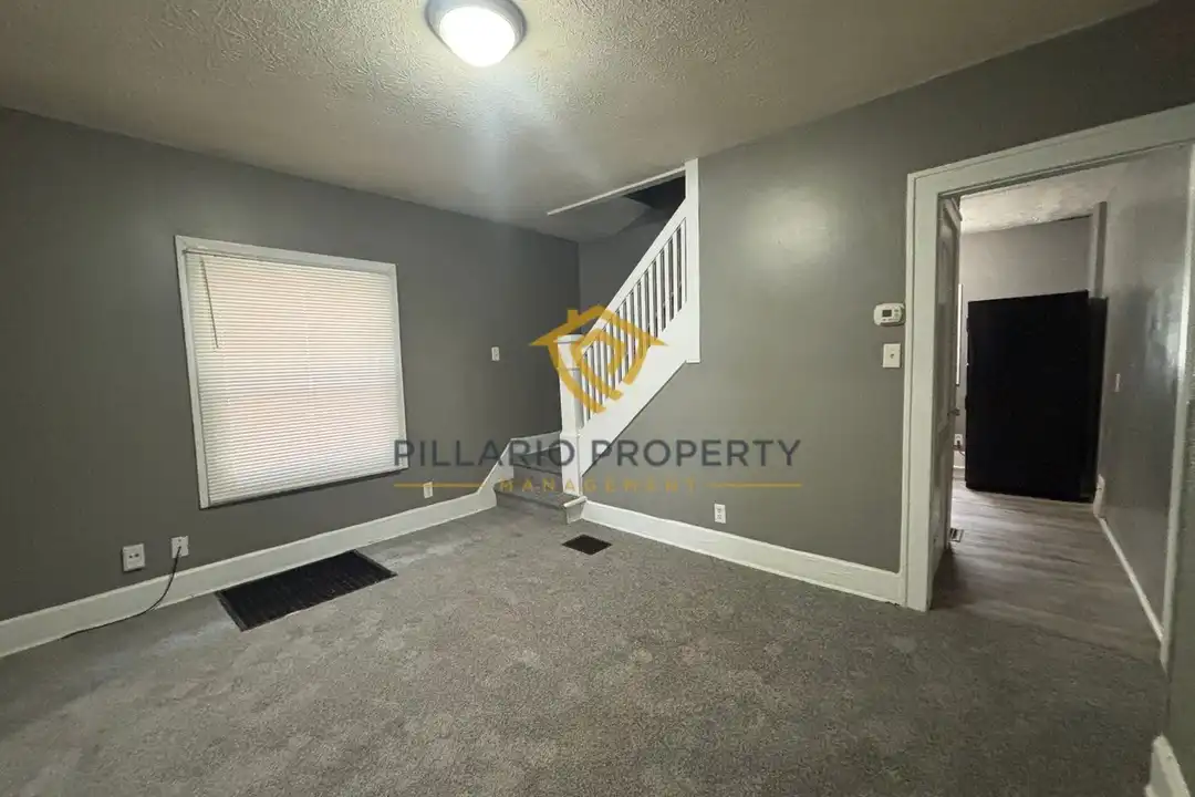 706 N Bosart Ave unit 706 North Bosart Avenue – pohled 4