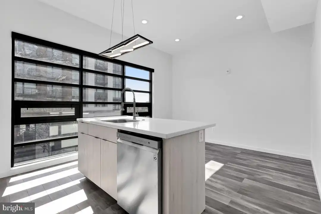 506 H St NE #401 - More